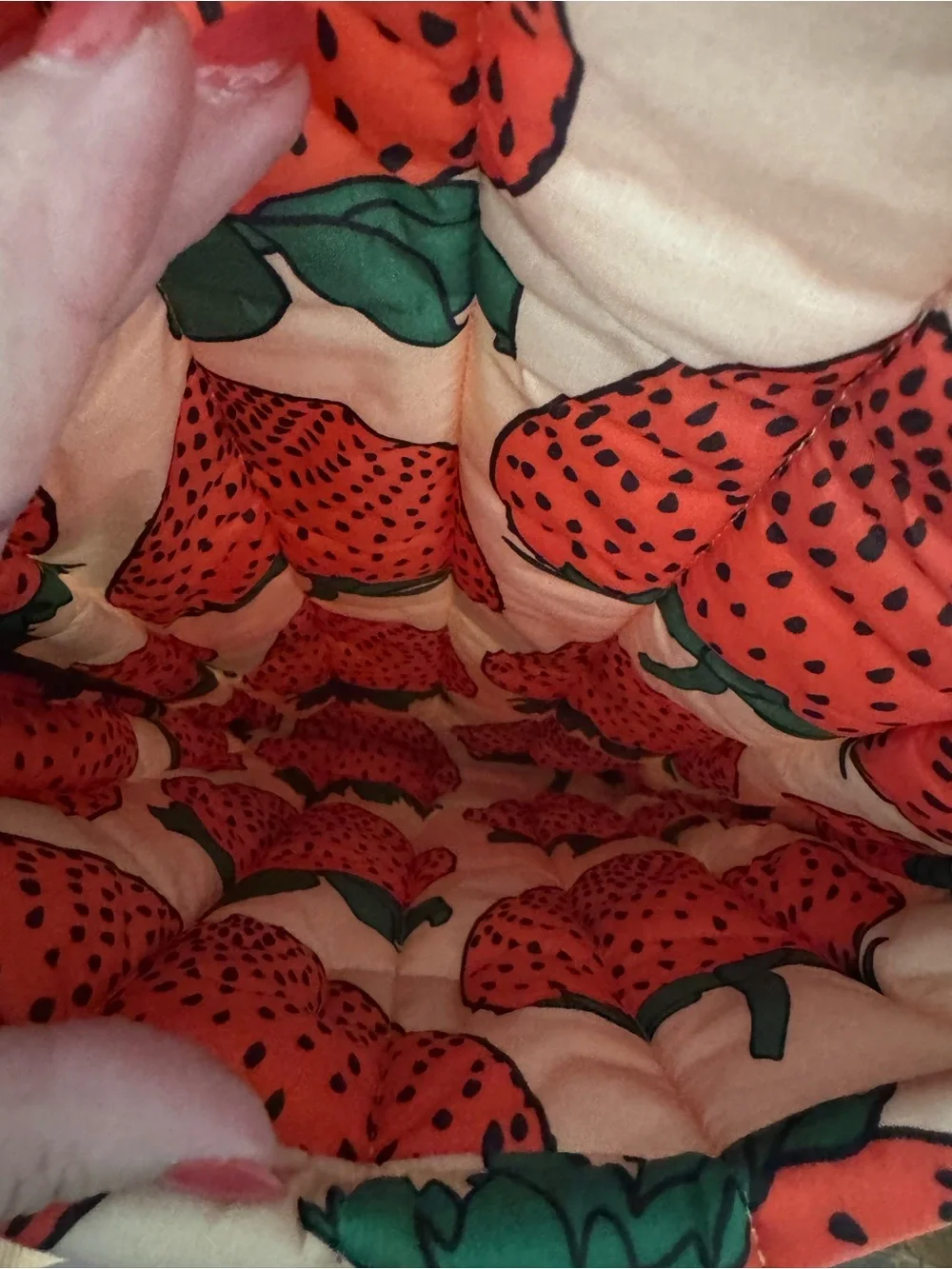 BAGGU Strawberry Print Quilted Sleeve - Pink & Red laptop sleeve soft sided case